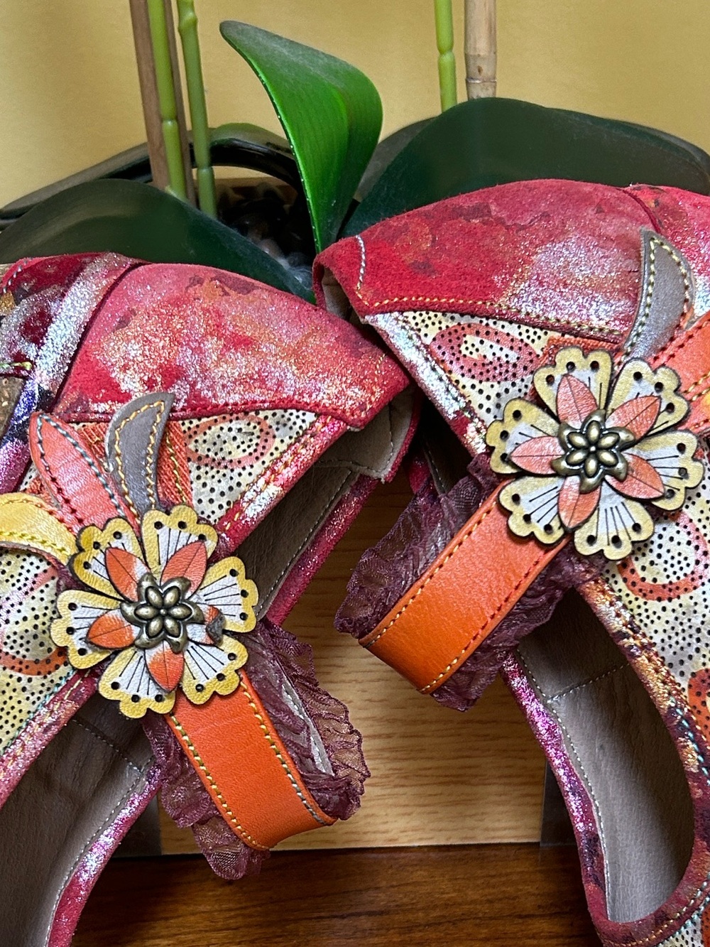L’Artiste Valeriana Mary Jane Leather Floral Hand painted Platform Pumps Sz 6 - Picture 7 of 14